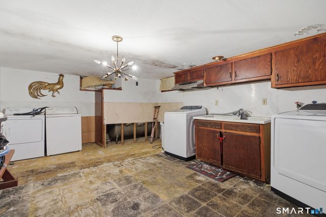852 Brookside Drive, Orange, CT 06477