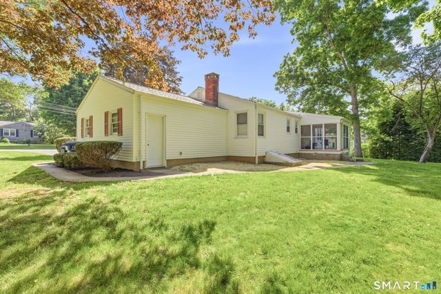 852 Brookside Drive, Orange, CT 06477