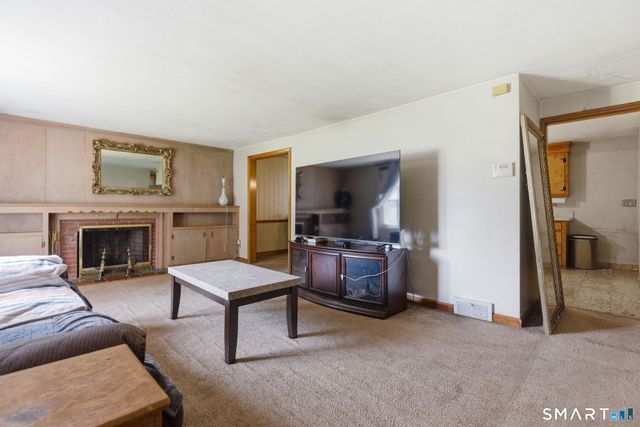 852 Brookside Drive, Orange, CT 06477