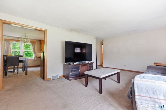 852 Brookside Drive, Orange, CT 06477