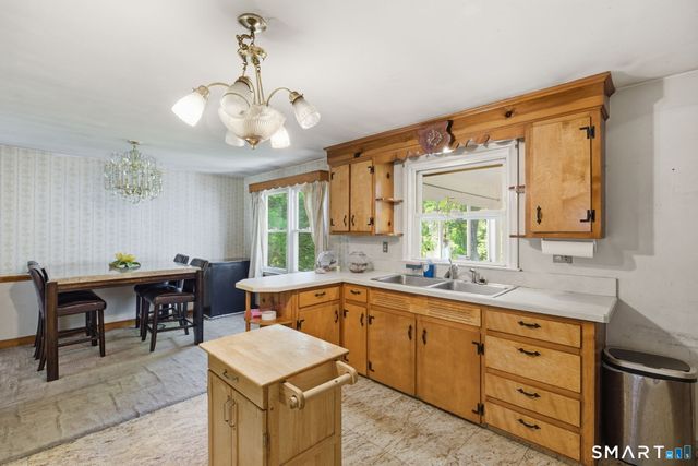 852 Brookside Drive, Orange, CT 06477