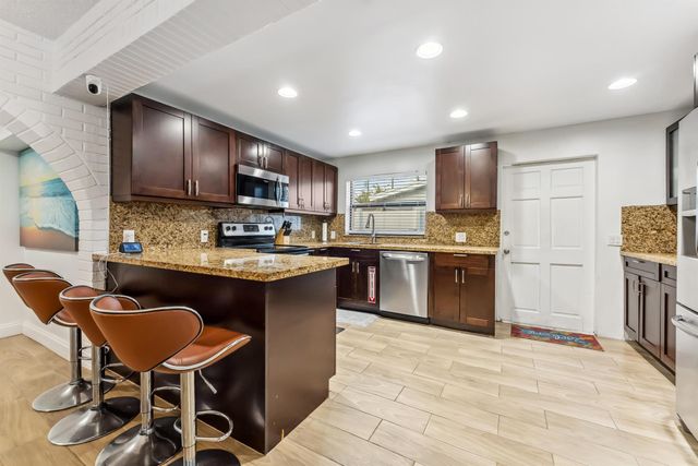 2041 SW 35 Avenue, Fort Lauderdale, FL 33312