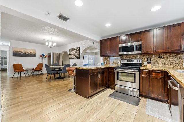 2041 SW 35 Avenue, Fort Lauderdale, FL 33312