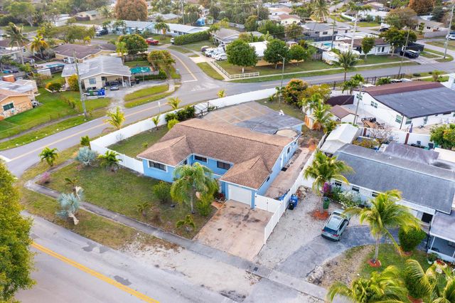2041 SW 35 Avenue, Fort Lauderdale, FL 33312