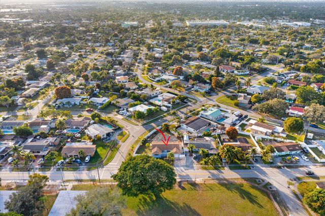 2041 SW 35 Avenue, Fort Lauderdale, FL 33312