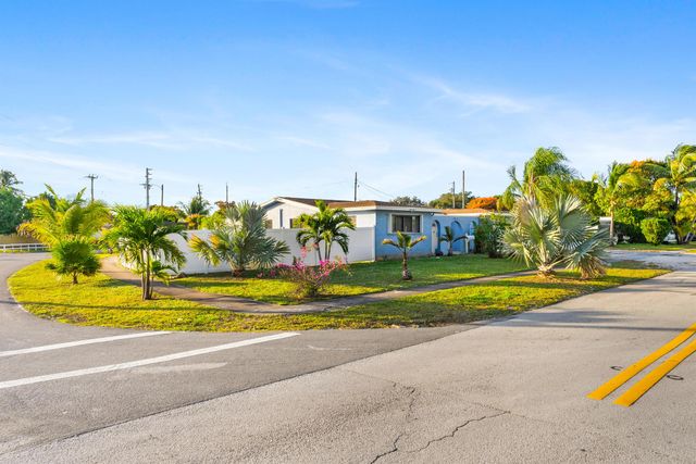 2041 SW 35 Avenue, Fort Lauderdale, FL 33312