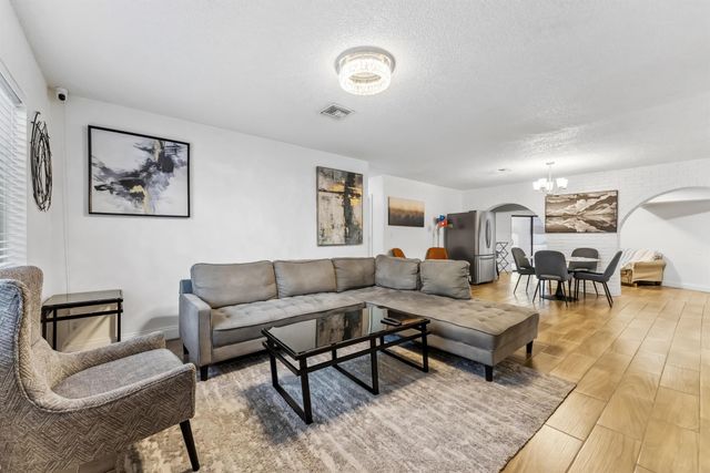 2041 SW 35 Avenue, Fort Lauderdale, FL 33312