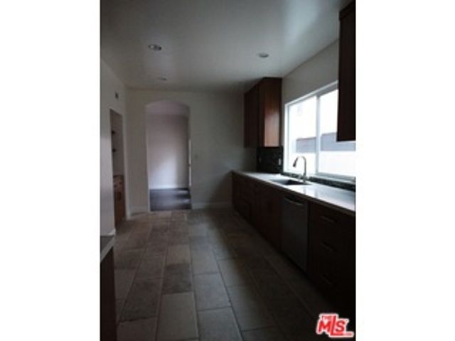 8437 W 4TH Street, Los Angeles, CA 90048