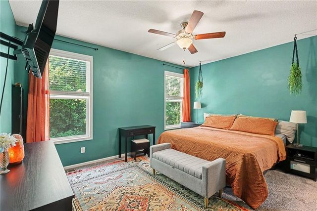 2412 NW Peekaboo Court, Blue Springs, MO 64015