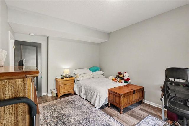 2412 NW Peekaboo Court, Blue Springs, MO 64015