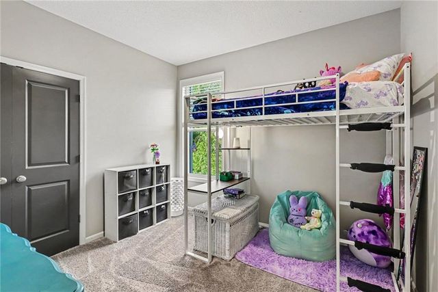 2412 NW Peekaboo Court, Blue Springs, MO 64015