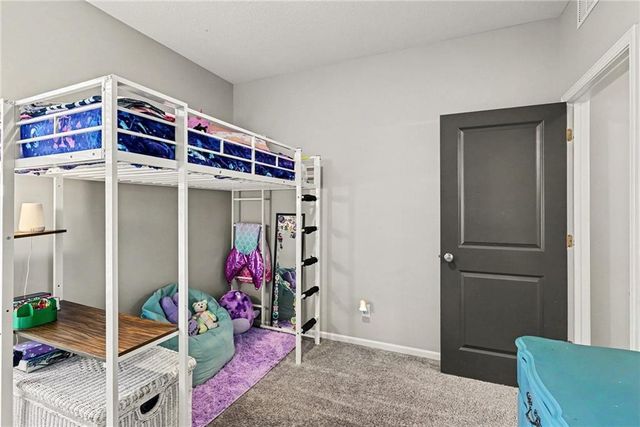 2412 NW Peekaboo Court, Blue Springs, MO 64015