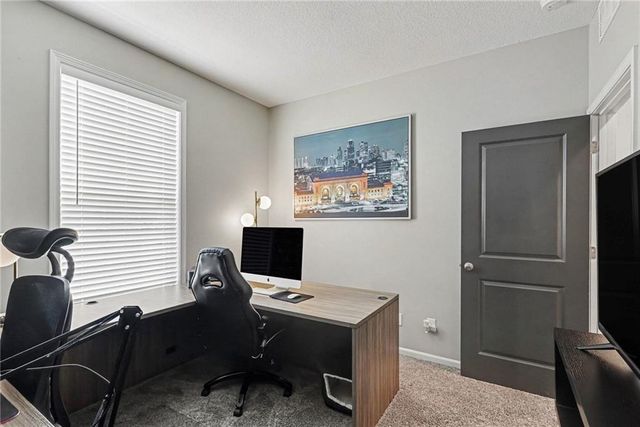 2412 NW Peekaboo Court, Blue Springs, MO 64015