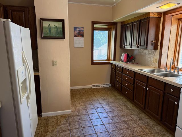 2132 AVE D, Council Bluffs, IA 51501
