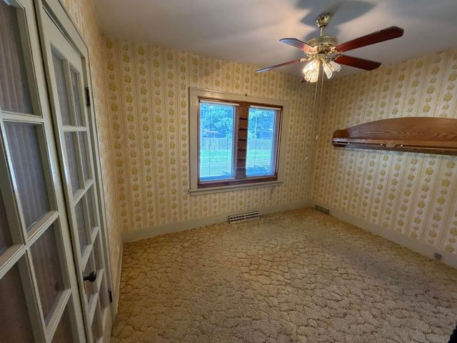 2132 AVE D, Council Bluffs, IA 51501