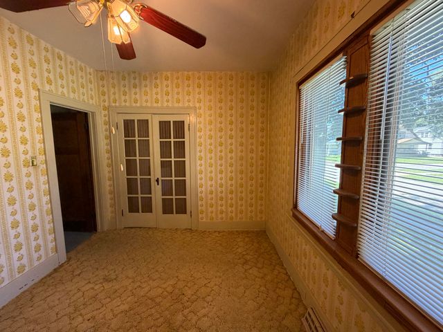 2132 AVE D, Council Bluffs, IA 51501