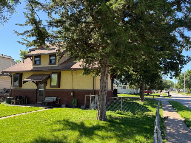 2132 AVE D, Council Bluffs, IA 51501