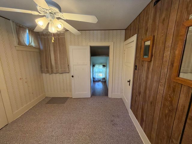 2132 AVE D, Council Bluffs, IA 51501