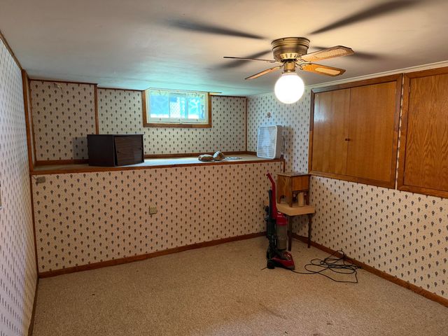 2132 AVE D, Council Bluffs, IA 51501