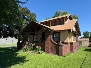 2132 AVE D, Council Bluffs, IA 51501