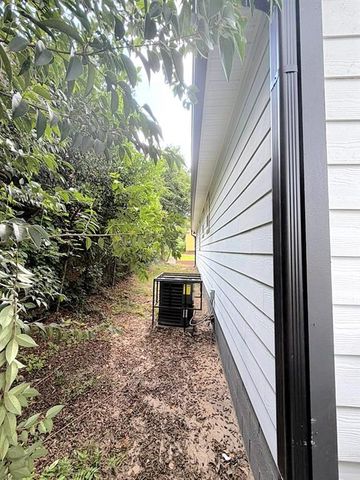 1887 Coleman Avenue, Macon, GA 31201