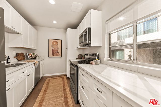 8401 Fountain Avenue 13, West Hollywood, CA 90069