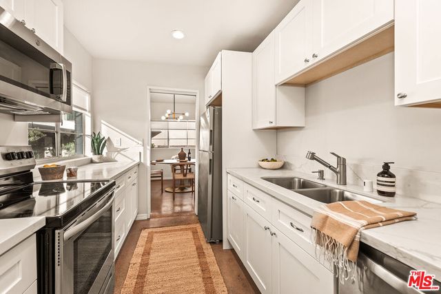 8401 Fountain Avenue 13, West Hollywood, CA 90069