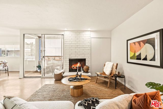 8401 Fountain Avenue 13, West Hollywood, CA 90069