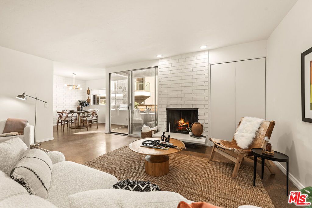 8401 Fountain Avenue 13, West Hollywood, CA 90069