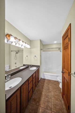 43W951 Fox Hill Court, St. Charles, IL 60175