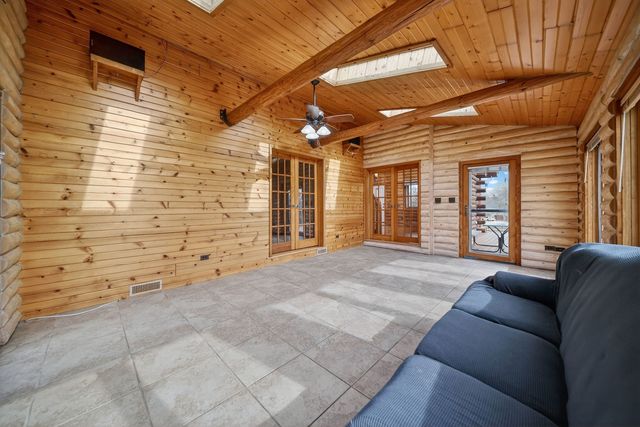 43W951 Fox Hill Court, St. Charles, IL 60175