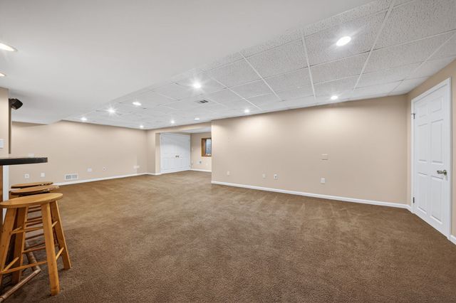 43W951 Fox Hill Court, St. Charles, IL 60175