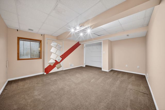 43W951 Fox Hill Court, St. Charles, IL 60175