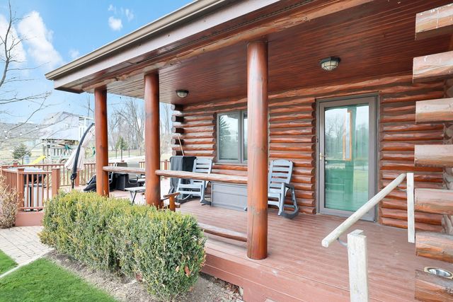 43W951 Fox Hill Court, St. Charles, IL 60175