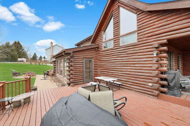 43W951 Fox Hill Court, St. Charles, IL 60175