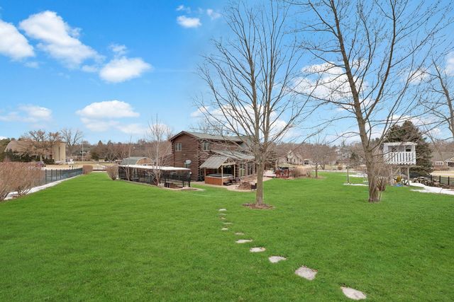 43W951 Fox Hill Court, St. Charles, IL 60175