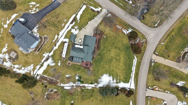 43W951 Fox Hill Court, St. Charles, IL 60175