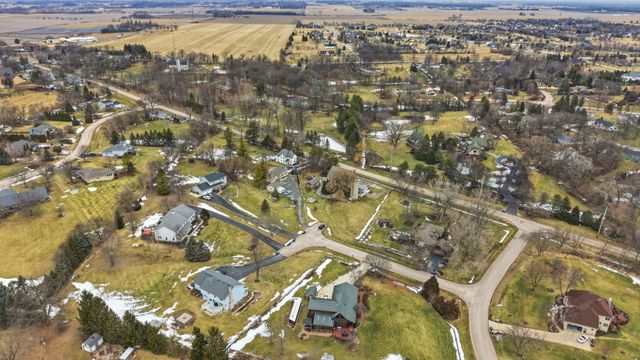 43W951 Fox Hill Court, St. Charles, IL 60175