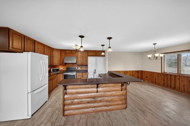 43W951 Fox Hill Court, St. Charles, IL 60175