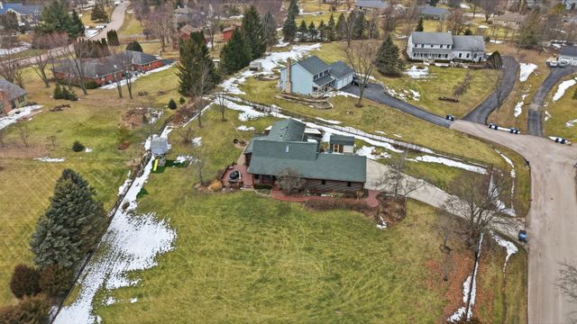 43W951 Fox Hill Court, St. Charles, IL 60175