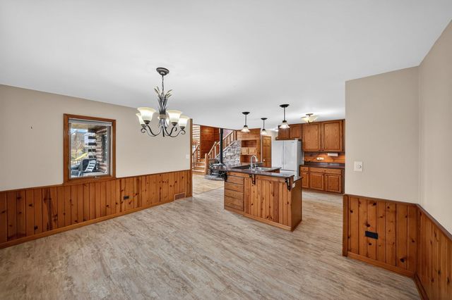 43W951 Fox Hill Court, St. Charles, IL 60175