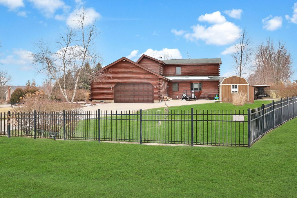 43W951 Fox Hill Court, St. Charles, IL 60175