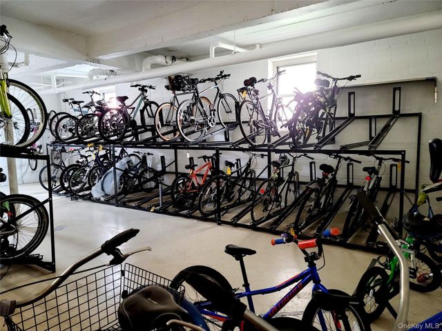 89-40 151 3J, Howard Beach, NY 11414