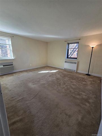 89-40 151 3J, Howard Beach, NY 11414