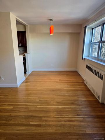 89-40 151 3J, Howard Beach, NY 11414