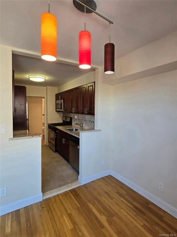 89-40 151 3J, Howard Beach, NY 11414