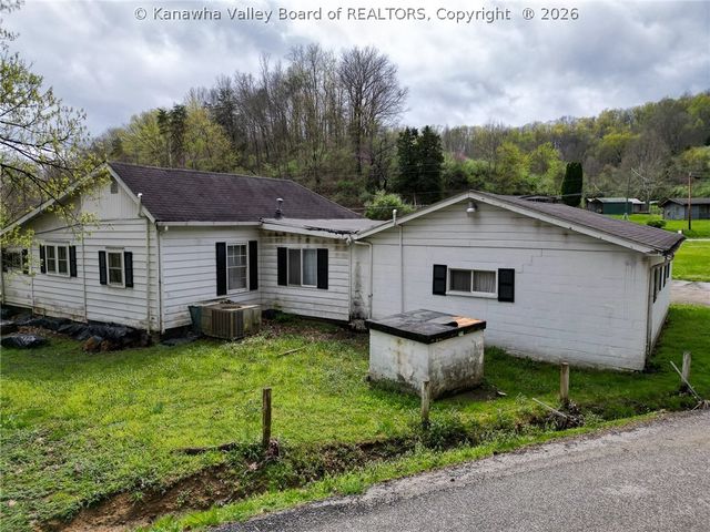 2008 Bear Creek Road, West Hamlin, WV 25571