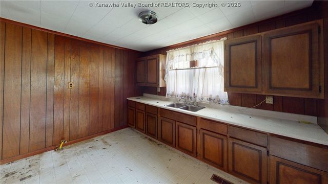 2008 Bear Creek Road, West Hamlin, WV 25571