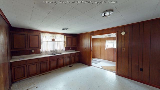 2008 Bear Creek Road, West Hamlin, WV 25571