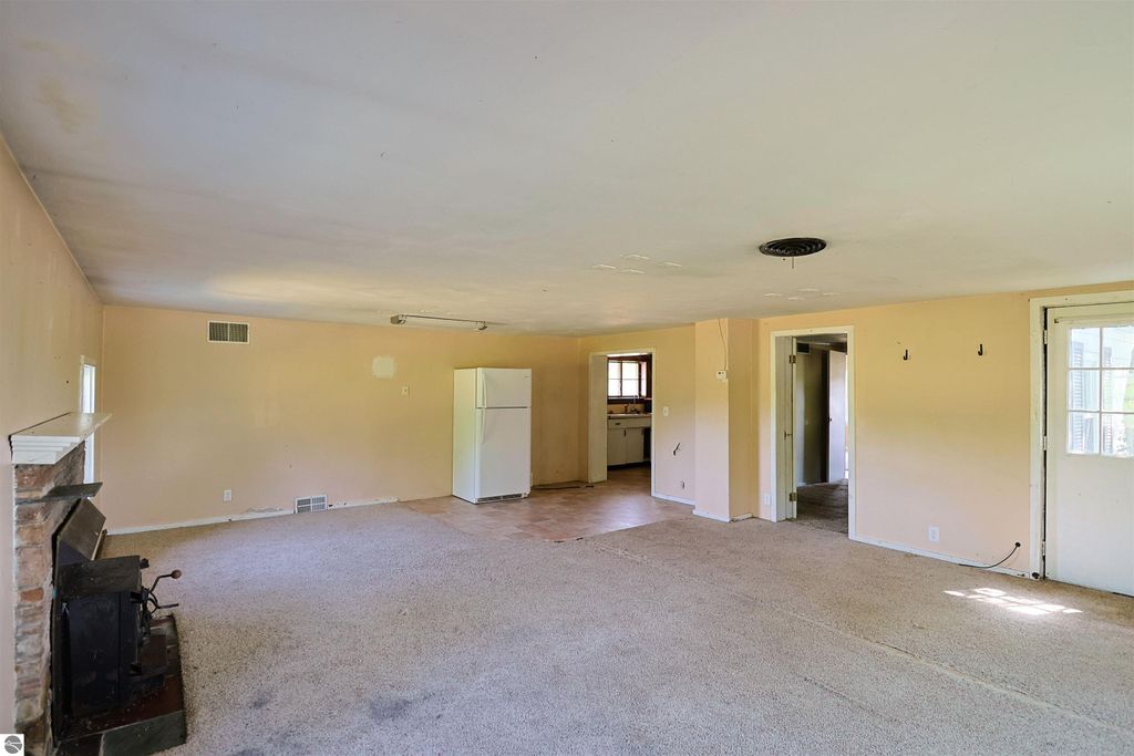 Image 14 of property listing at 3126 W Remus Road, Mt Pleasant, MI 48858